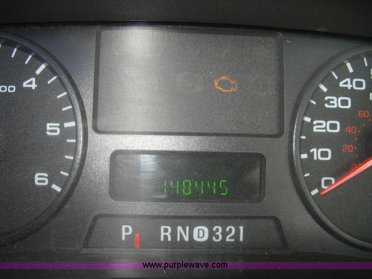 image for item K2870 2005 Ford F250 Super Duty XL pickup truck