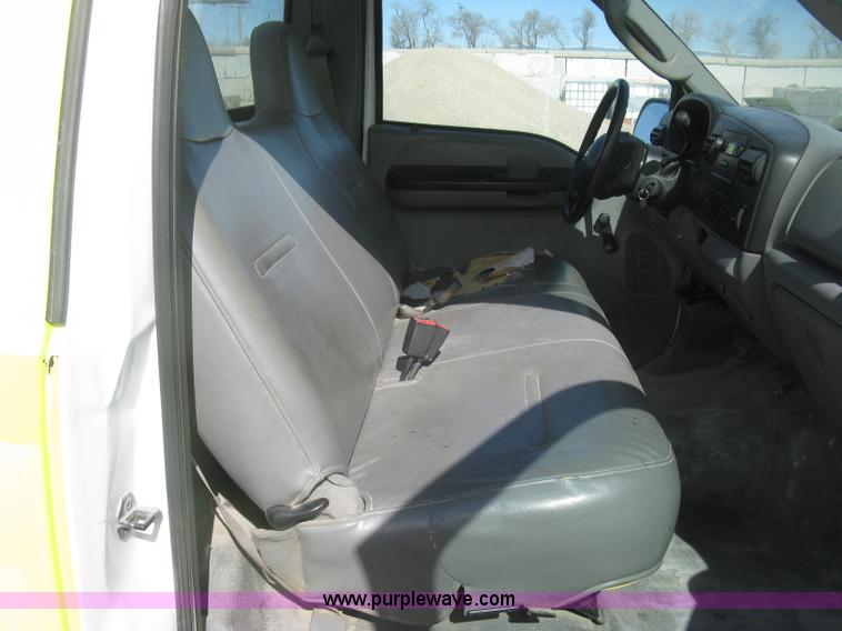 image for item K2870 2005 Ford F250 Super Duty XL pickup truck