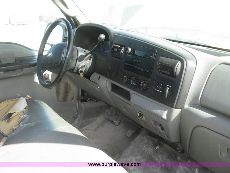 image for item K2870 2005 Ford F250 Super Duty XL pickup truck