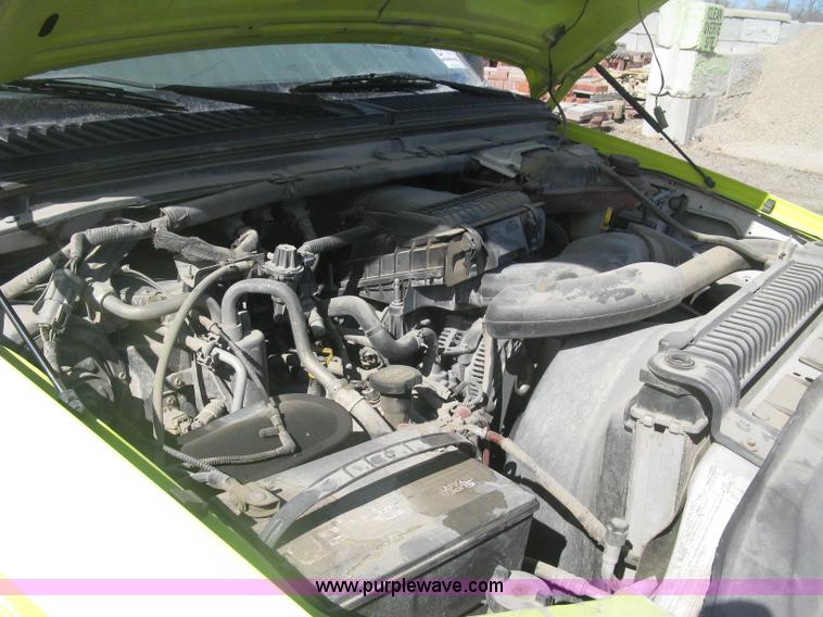 image for item K2870 2005 Ford F250 Super Duty XL pickup truck