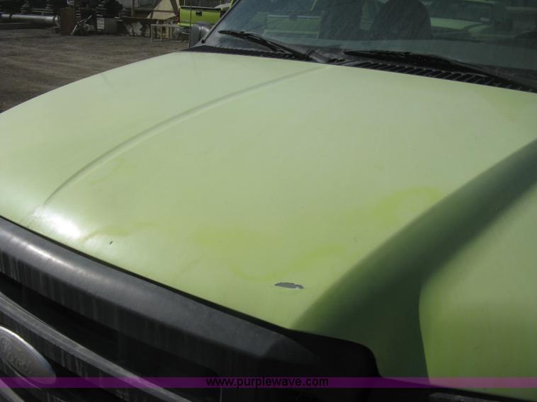 image for item K2870 2005 Ford F250 Super Duty XL pickup truck