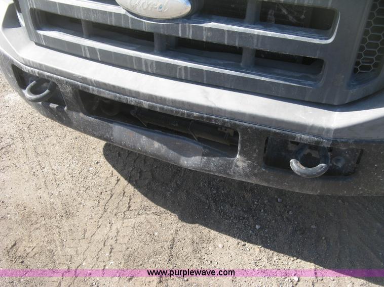 image for item K2870 2005 Ford F250 Super Duty XL pickup truck