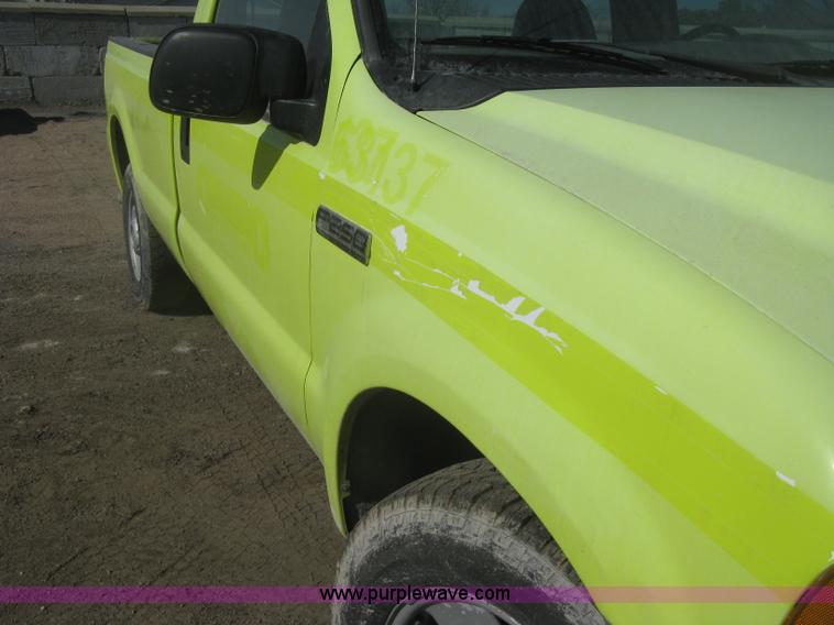 image for item K2870 2005 Ford F250 Super Duty XL pickup truck