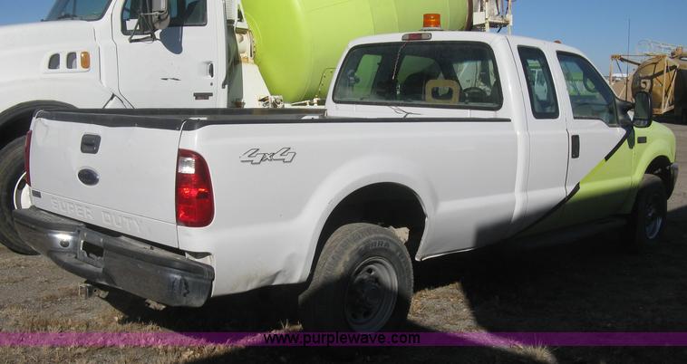 image for item K2871 2002 Ford F250 Super Duty XL SuperCab pickup truck