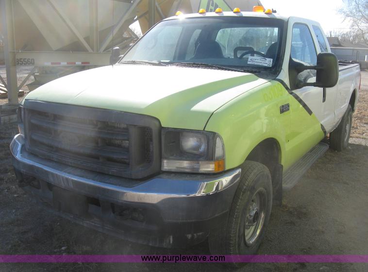 image for item K2871 2002 Ford F250 Super Duty XL SuperCab pickup truck