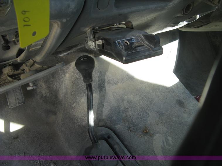 image for item K2871 2002 Ford F250 Super Duty XL SuperCab pickup truck