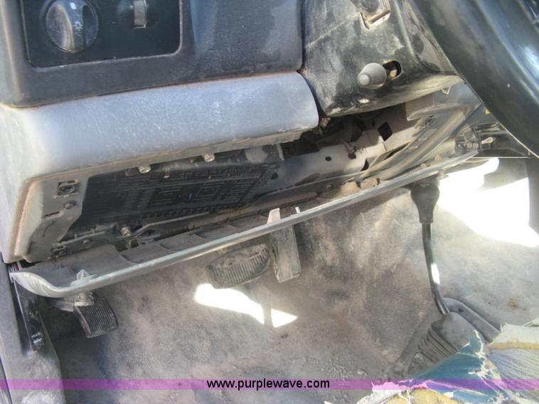 image for item K2871 2002 Ford F250 Super Duty XL SuperCab pickup truck