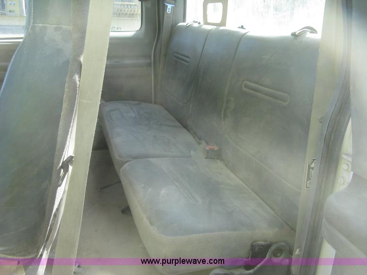 image for item K2871 2002 Ford F250 Super Duty XL SuperCab pickup truck