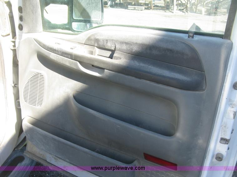 image for item K2871 2002 Ford F250 Super Duty XL SuperCab pickup truck