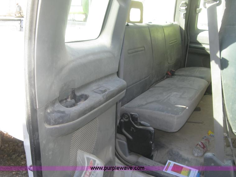 image for item K2871 2002 Ford F250 Super Duty XL SuperCab pickup truck