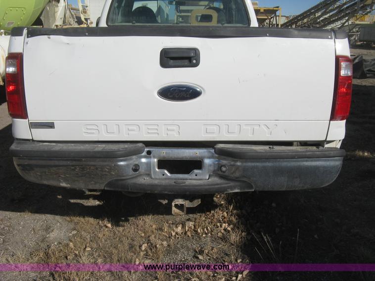 image for item K2871 2002 Ford F250 Super Duty XL SuperCab pickup truck