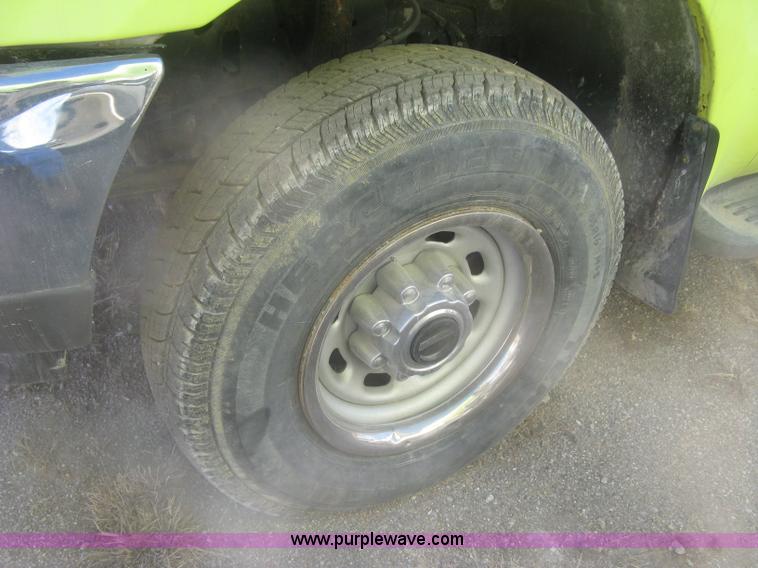 image for item K2871 2002 Ford F250 Super Duty XL SuperCab pickup truck