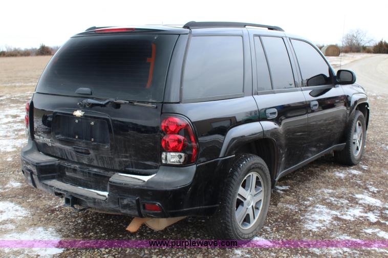 image for item K2898 2006 Chevrolet Trailblazer LS SUV