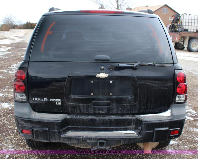 image for item K2898 2006 Chevrolet Trailblazer LS SUV