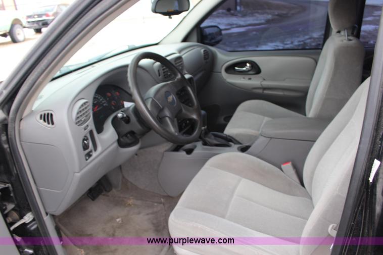 image for item K2898 2006 Chevrolet Trailblazer LS SUV