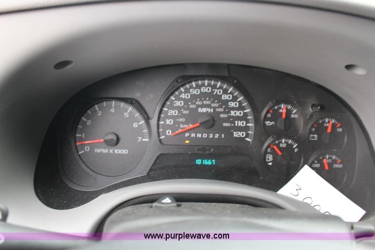 image for item K2898 2006 Chevrolet Trailblazer LS SUV