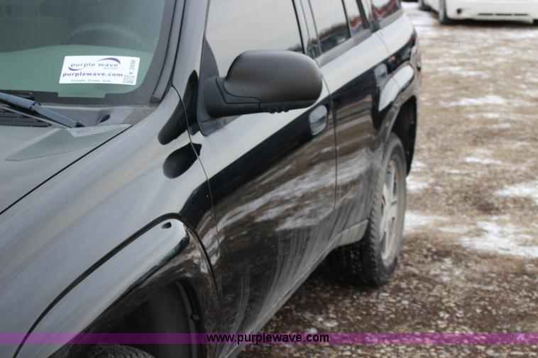 image for item K2898 2006 Chevrolet Trailblazer LS SUV