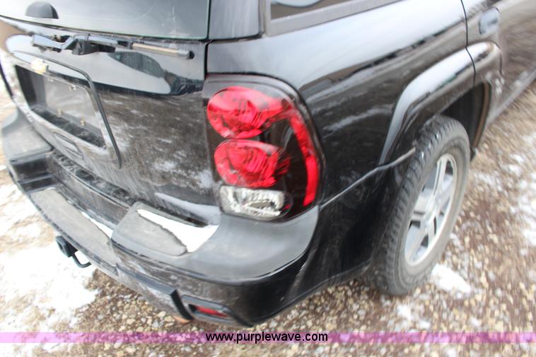 image for item K2898 2006 Chevrolet Trailblazer LS SUV