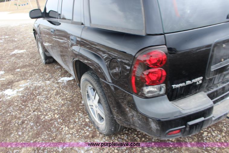 image for item K2898 2006 Chevrolet Trailblazer LS SUV