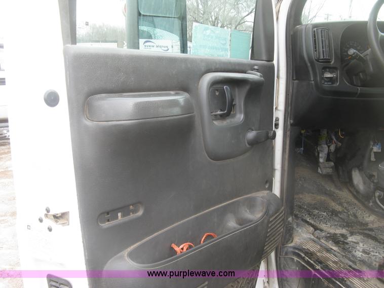 image for item K2926 2003 GMC C4500 flatbed truck