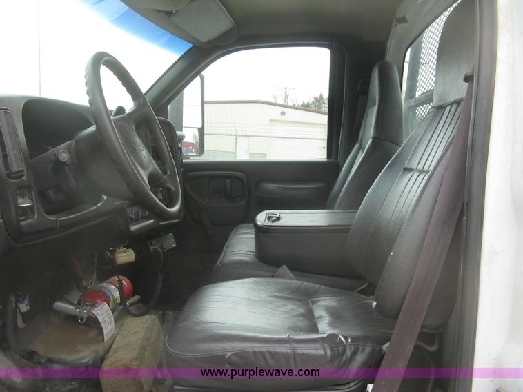 image for item K2926 2003 GMC C4500 flatbed truck