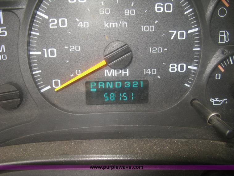 image for item K2926 2003 GMC C4500 flatbed truck