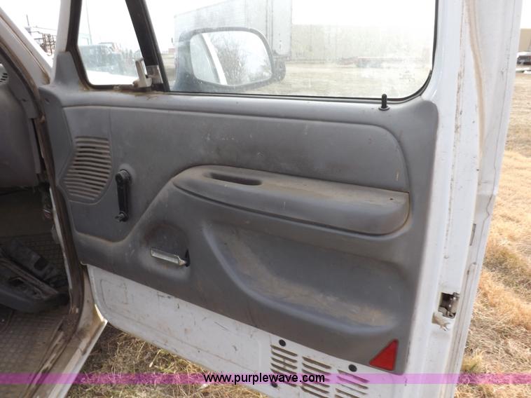 image for item K3000 1995 Ford F150 XL SuperCab pickup truck