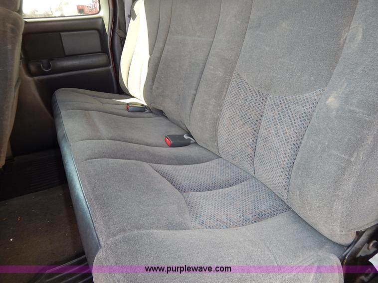 image for item K7298 2004 Chevrolet Silverado 1500 LS Ext. Cab pickup truck