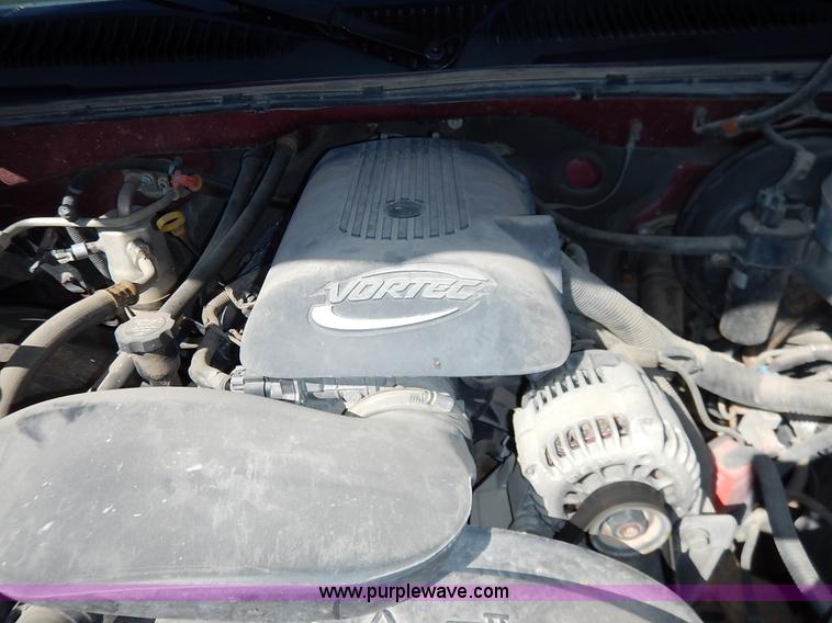 image for item K7298 2004 Chevrolet Silverado 1500 LS Ext. Cab pickup truck