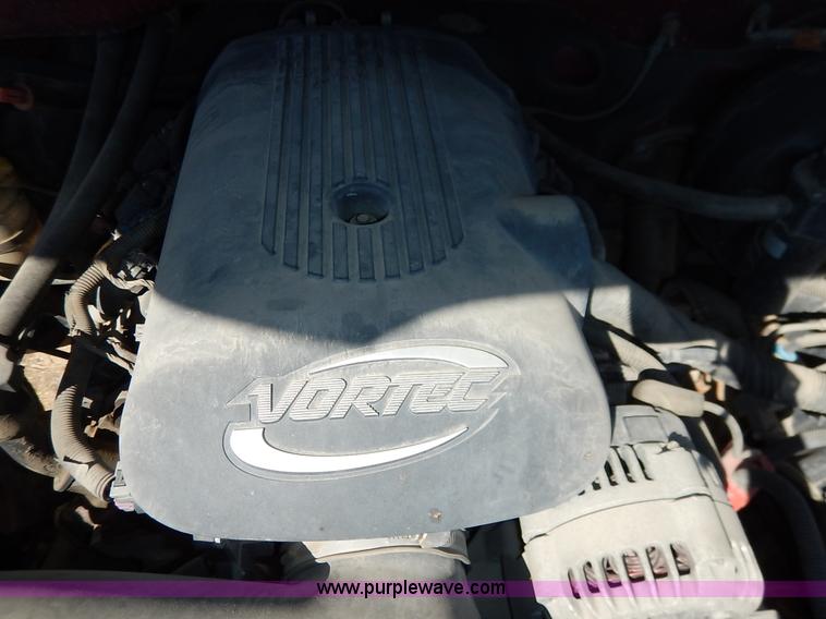 image for item K7298 2004 Chevrolet Silverado 1500 LS Ext. Cab pickup truck