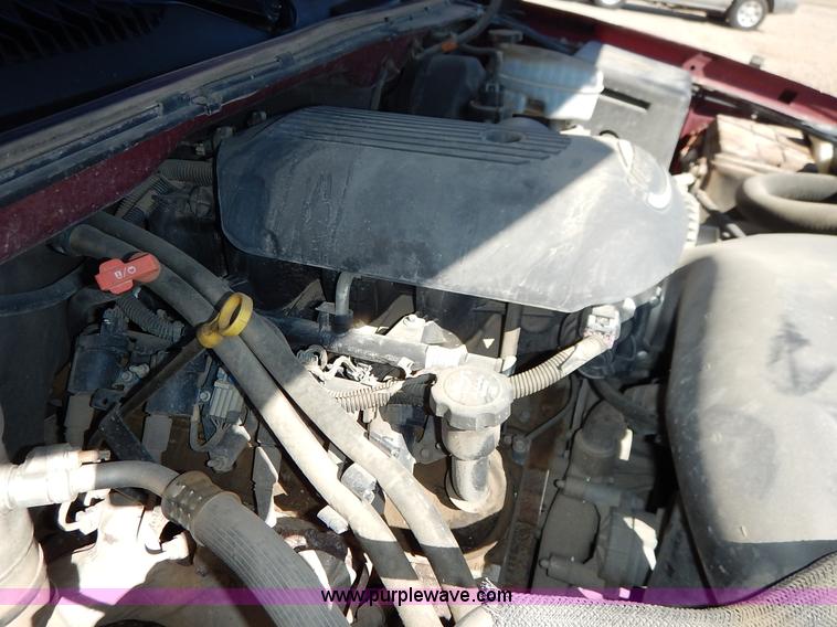 image for item K7298 2004 Chevrolet Silverado 1500 LS Ext. Cab pickup truck