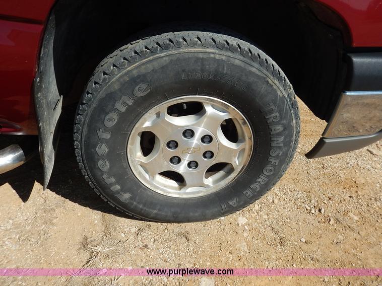 image for item K7298 2004 Chevrolet Silverado 1500 LS Ext. Cab pickup truck