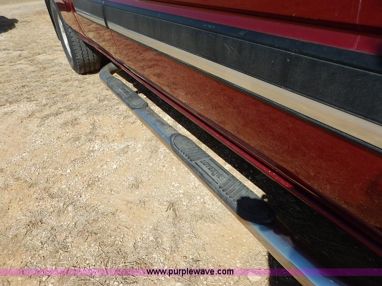 image for item K7298 2004 Chevrolet Silverado 1500 LS Ext. Cab pickup truck