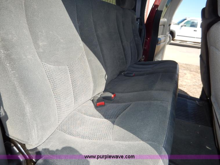 image for item K7298 2004 Chevrolet Silverado 1500 LS Ext. Cab pickup truck