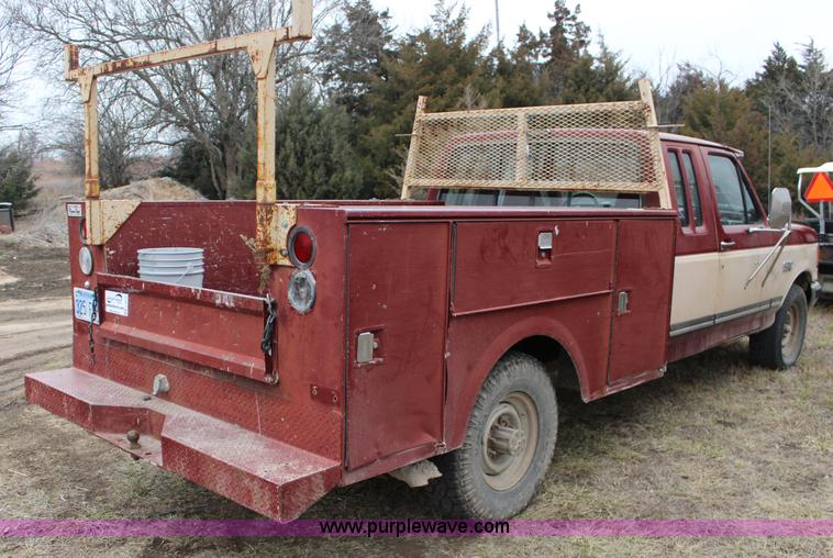 image for item L6572 1991 Ford F250 HD XLT Lariat SuperCab utility truck