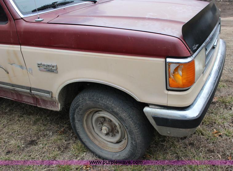 image for item L6572 1991 Ford F250 HD XLT Lariat SuperCab utility truck