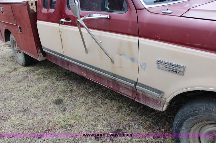 image for item L6572 1991 Ford F250 HD XLT Lariat SuperCab utility truck