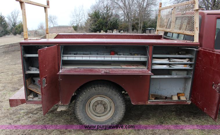 image for item L6572 1991 Ford F250 HD XLT Lariat SuperCab utility truck