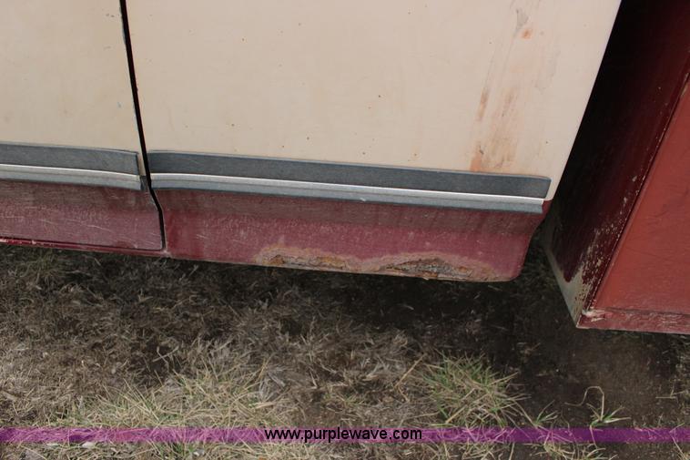 image for item L6572 1991 Ford F250 HD XLT Lariat SuperCab utility truck