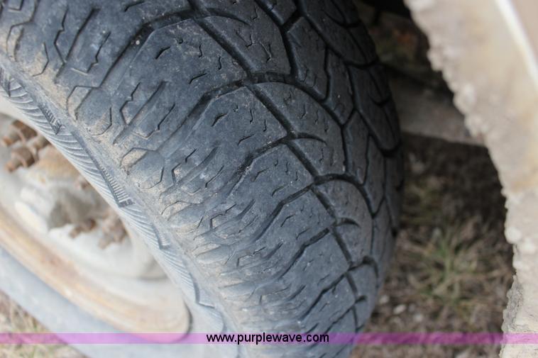 image for item L6572 1991 Ford F250 HD XLT Lariat SuperCab utility truck