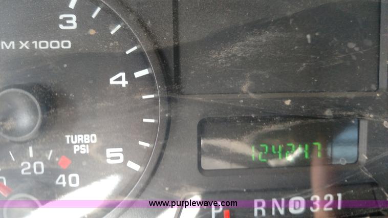 image for item L6622 2006 Ford F250 Super Duty flatbed pickup truck