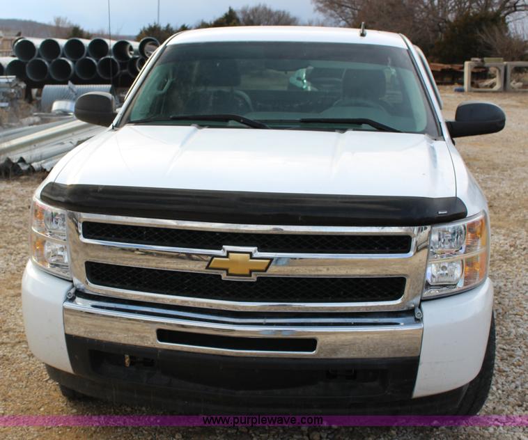 image for item L6636 2009 Chevrolet Silverado 1500 LS pickup truck