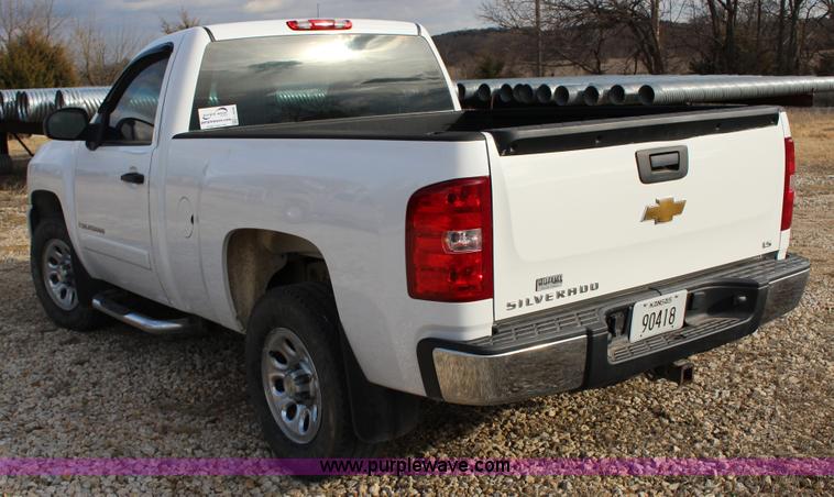 image for item L6636 2009 Chevrolet Silverado 1500 LS pickup truck
