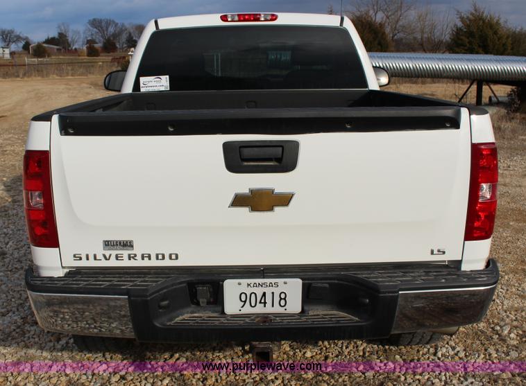 image for item L6636 2009 Chevrolet Silverado 1500 LS pickup truck