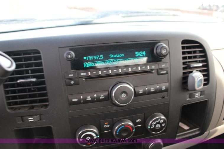 image for item L6636 2009 Chevrolet Silverado 1500 LS pickup truck