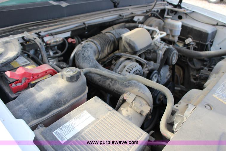 image for item L6636 2009 Chevrolet Silverado 1500 LS pickup truck