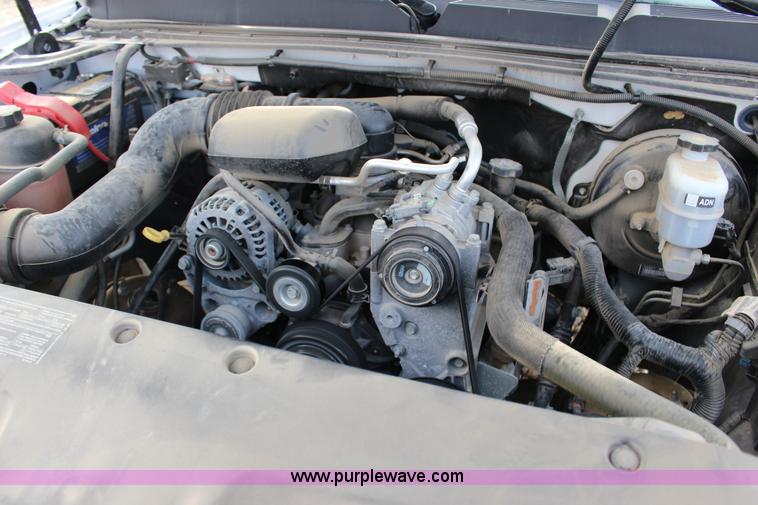 image for item L6636 2009 Chevrolet Silverado 1500 LS pickup truck