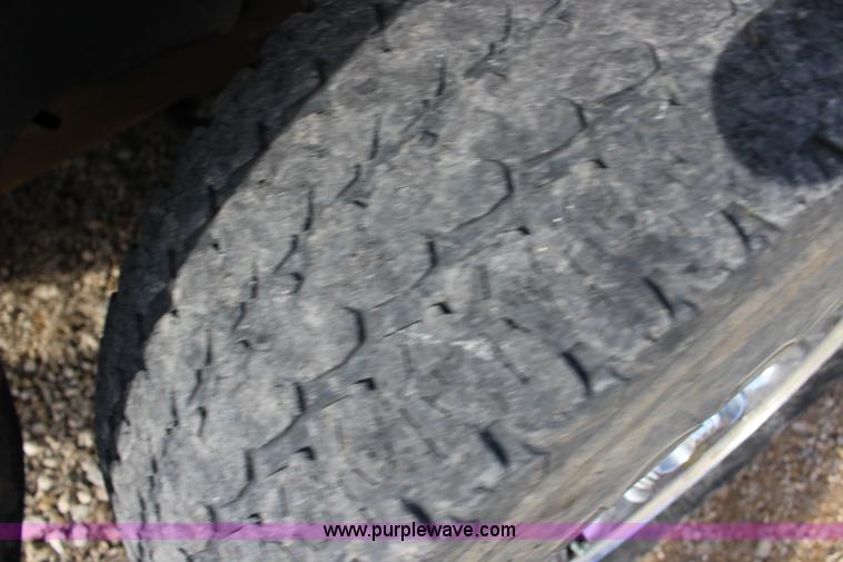 image for item L6636 2009 Chevrolet Silverado 1500 LS pickup truck