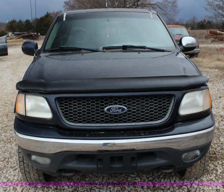 image for item L6637 2001 Ford F150 XLT SuperCrew pickup truck