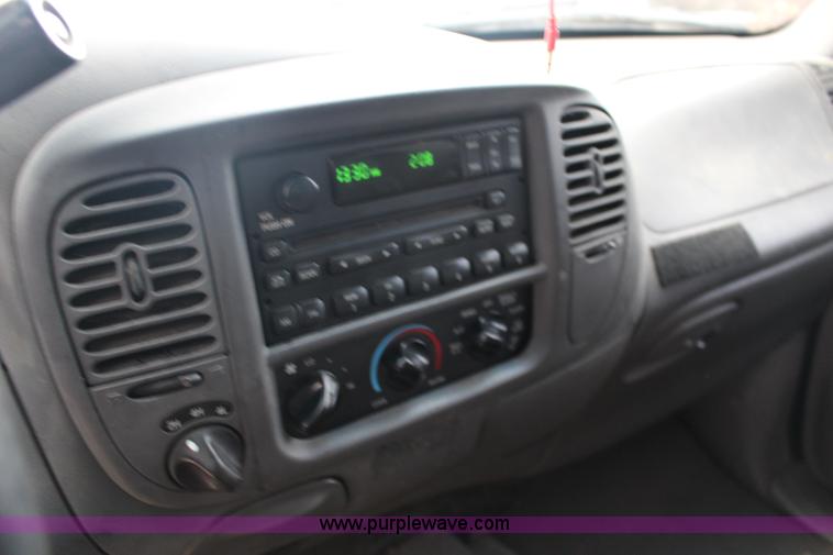 image for item L6637 2001 Ford F150 XLT SuperCrew pickup truck